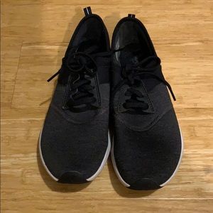 New Balance Tennis Shoes